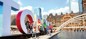 شهر تورنتو Toronto یکی از توریستی ترین شهرهای کانادا