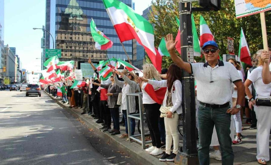 ایرانیان مقیم کانادا در حال برگذاری جشن